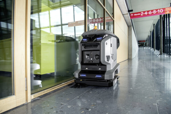 Подопочистващ робот Karcher Kira B 50 - Image 5
